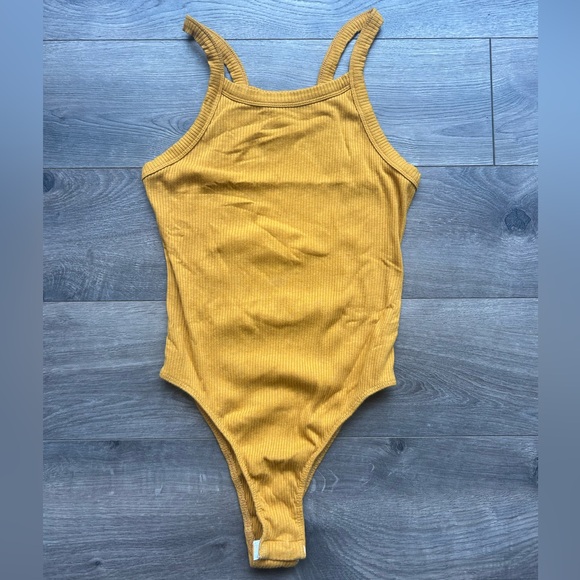 Urban Outfitters Out from Under ribbed mustard tank bodysuit women’s size medium - Picture 1 of 3